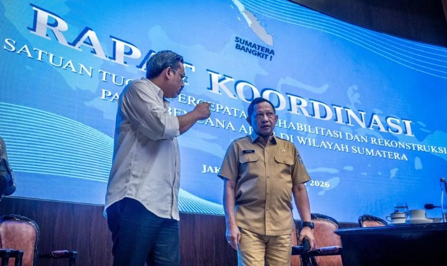 Mendagri Tito Persilakan Warga Manfaatkan Kayu Gelondongan Pascabanjir di Aceh Sesuai Arahan Presiden
