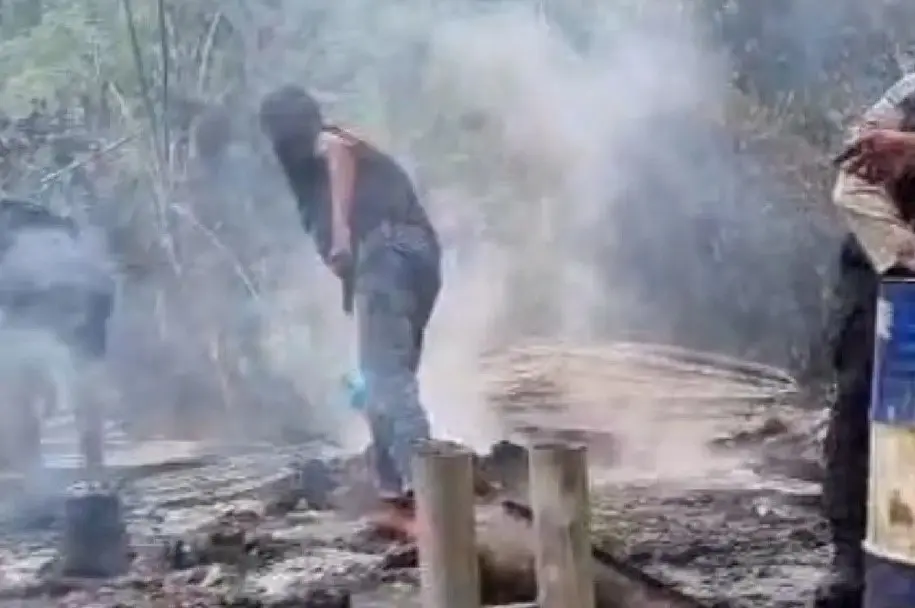 KKB Pimpinan Aibon Kogoya Menyerang Pos Tambang Emas PT Kristalin di Nabire, Dua Orang Dilaporkan Tewas Dibakar