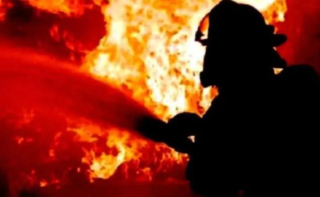 Sebanyak 36 Personel Damkar Dikerahkan Padamkan Kebakaran Ruko di Cakung