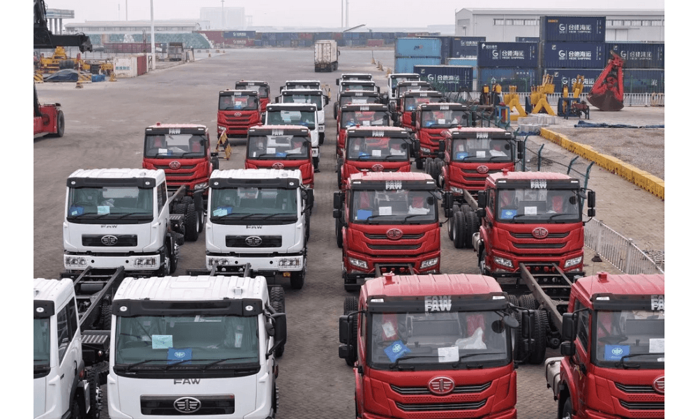 Pelabuhan Weifang Buka Rute Kargo Curah Baru ke ASEAN, Kirim 75 Unit Alat Konstruksi ke Kamboja