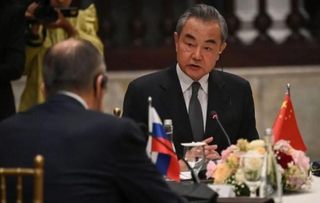 Menlu China dan Rusia Bahas Solusi atas Serangan AS-Israel ke Iran dalam Percakapan Telepon