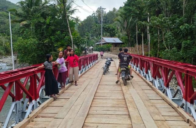 TNI Rampungkan Jembatan Bailey di Nias Selatan Penghubung Antardesa