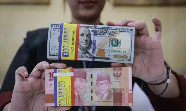 Bank Indonesia Intensifkan Intervensi Pasar Setelah Rupiah Tembus Rp16.900 per Dolar AS