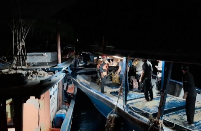 Tim SAR Natuna Selamatkan Empat Awak Kapal Bocor di Perairan Pulau Serasan