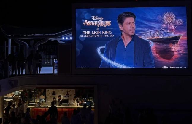 Keterlibatan Shah Rukh Khan Terungkap dalam Persiapan Pertunjukan Kembang Api Kapal Pesiar Disney Adventure di Singapura