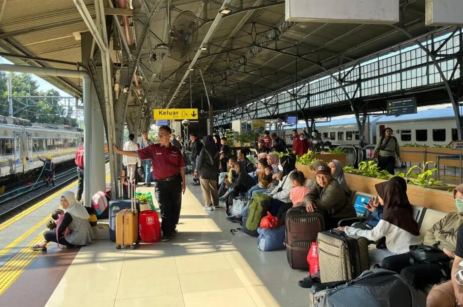 Penumpang Kereta Api dari Daop 1 Jakarta Capai 37.858 Orang pada H-9 Lebaran 2026