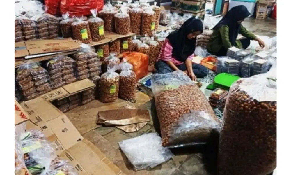 Permintaan Pisang Gulung Wijen Magetan Naik 40 Persen Jelang Lebaran 2026