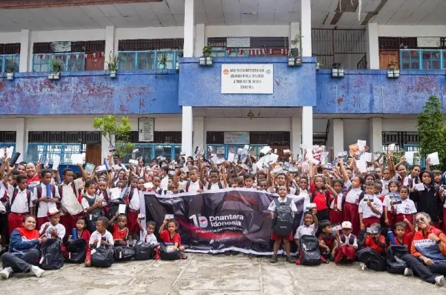 Pertamina Patra Niaga Bagikan 2.000 Paket Perlengkapan Sekolah untuk Siswa dan Anak Yatim di Jayapura
