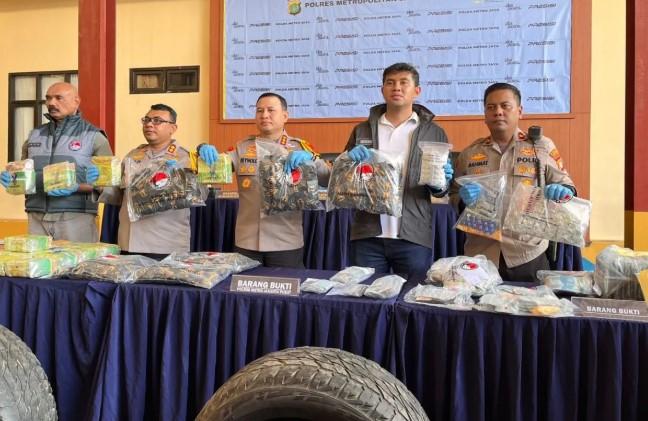 Polisi Bekuk Pengedar Narkotika Jaringan Medan–Jakarta dengan Barang Bukti 26,7 Kg Sabu