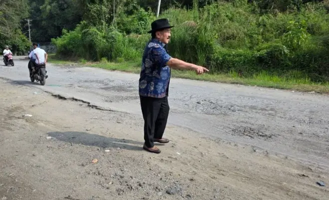 Shadiq Pasadigoe Desak Pemerintah Segera Perbaiki Jalan Rusak di Tanah Datar Pasca-Lebaran