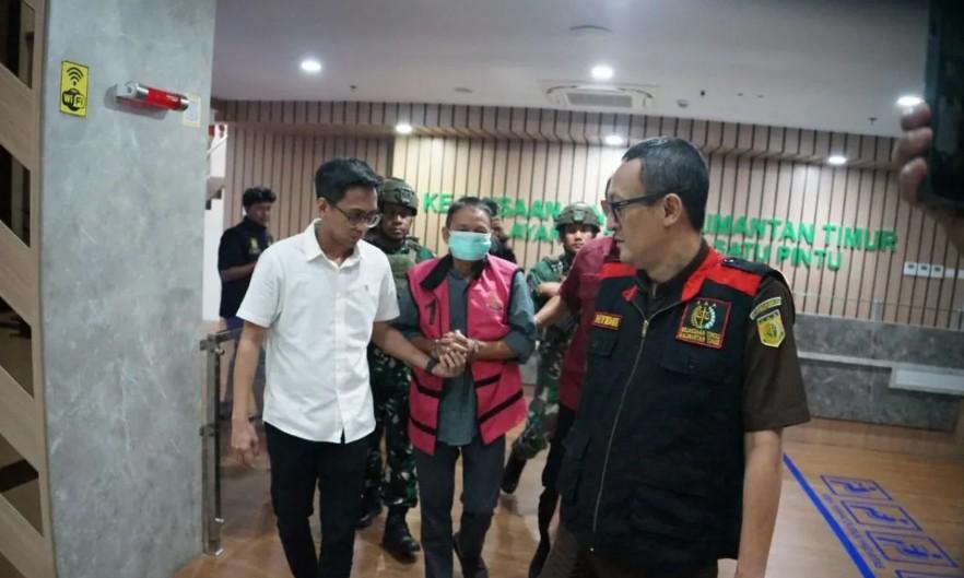 Kejati Kaltim Menahan Eks Kadis Pertambangan Kukar AS atas Dugaan Korupsi Tambang Rp500 Miliar