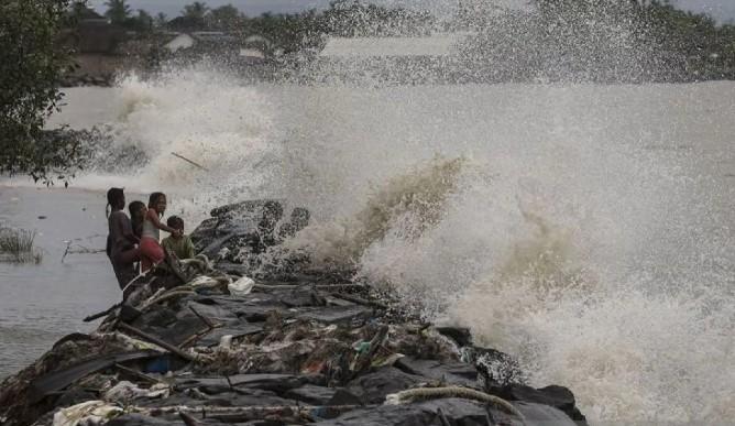 BMKG Peringatkan Gelombang Laut Capai 4 Meter, Pelayaran Diminta Waspada