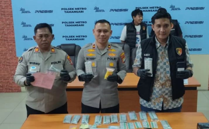 Polisi Tangkap Dua Pengedar Ribuan Obat Keras Berkedok Warung Sembako di Tamansari