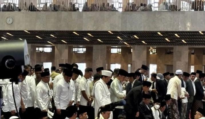 Gibran dan Jan Ethes Shalat Idul Adha di Masjid Istiqlal Bersama Sejumlah Menteri