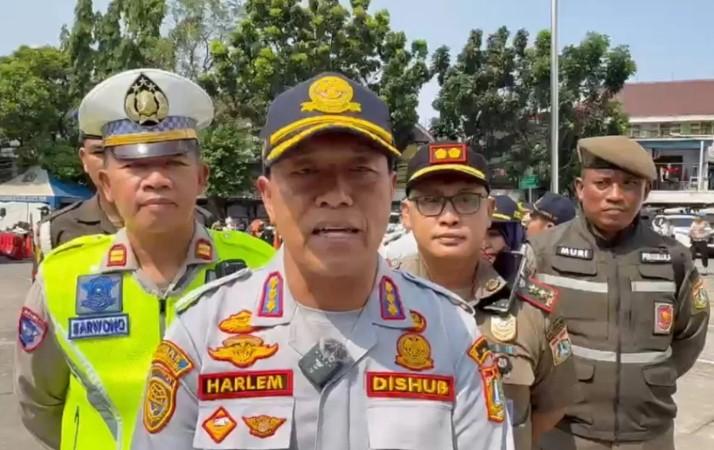 Personel Gabungan Tertibkan Parkir dan Juru Parkir Liar di Dua Kawasan Jakarta Timur