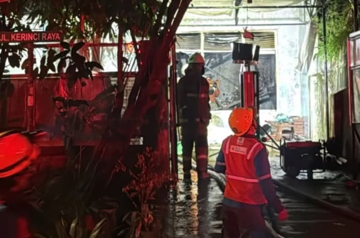 Kebakaran Rumah di Kebayoran Baru Sebabkan Kerugian Lebih dari Rp1 Miliar