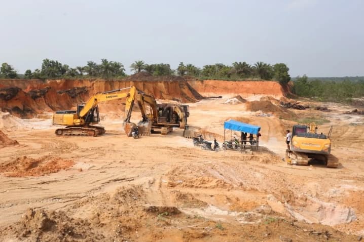 Pemprov Riau Hentikan Sementara Tambang Tanah Tanpa Izin di Kampar dan Minta Pelaku Urus Perizinan