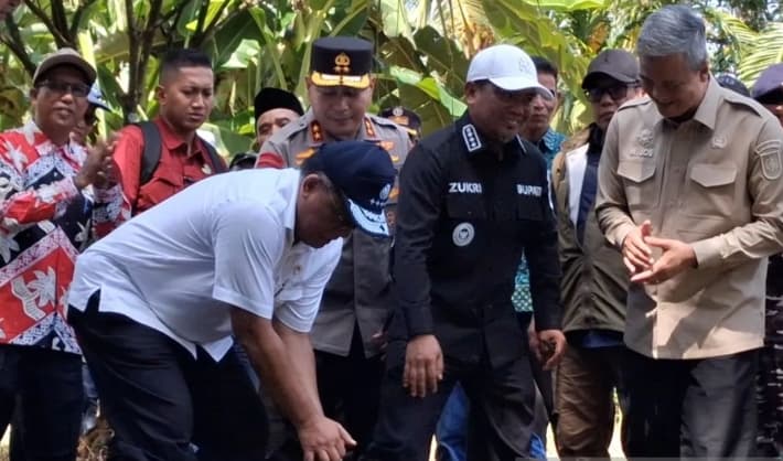 Menteri Lingkungan Hidup Bangun Sekat Kanal di Kuala Kampar untuk Cegah Karhutla