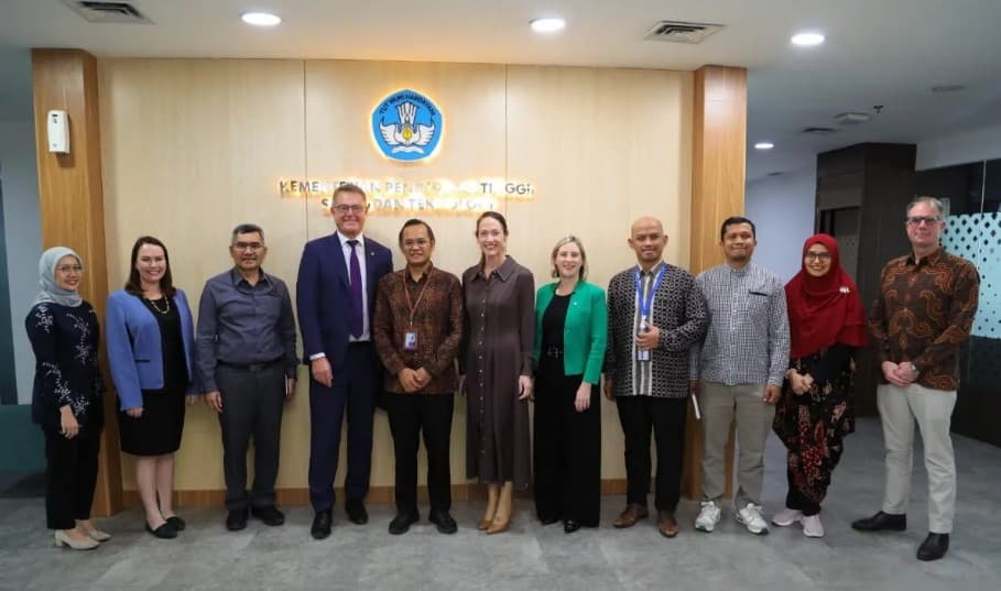 Kemdiktisaintek dan Flinders University Perkuat Kerja Sama Pendidikan Tinggi dan Riset Strategis Indonesia-Australia