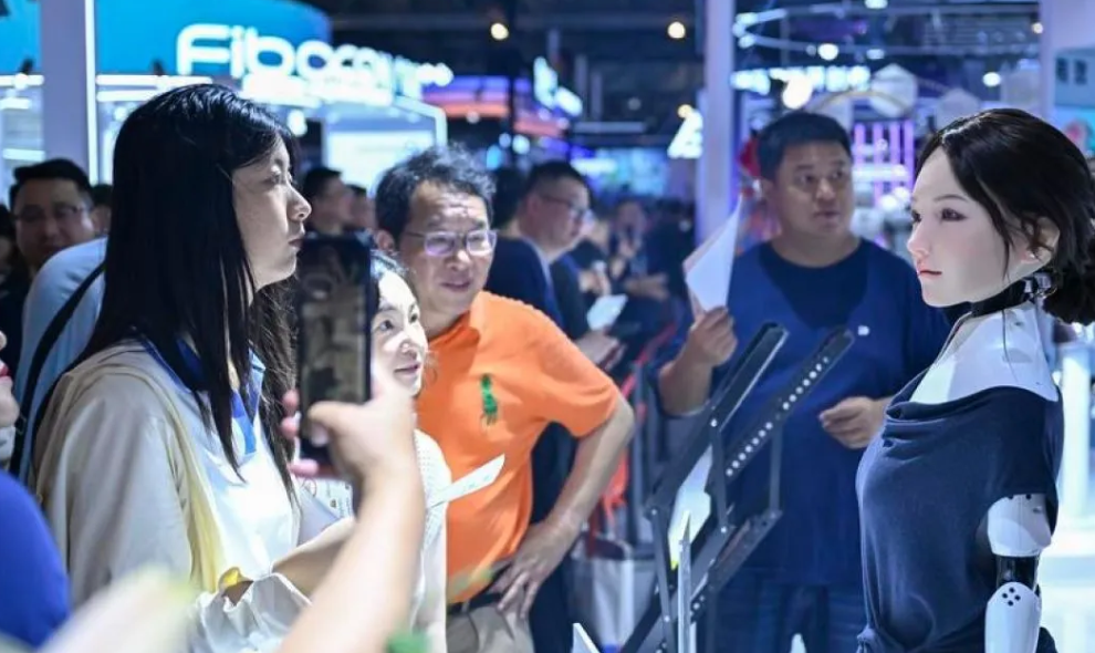 Beragam Robot Humanoid dan AI Curi Perhatian di Konferensi AI Dunia 2026 Shanghai