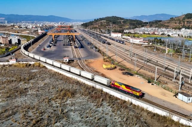 Jalur Kereta China-Laos Angkut Lebih dari 3.900 Jenis Barang, Nilai Perdagangan Tembus 17,17 Miliar Yuan
