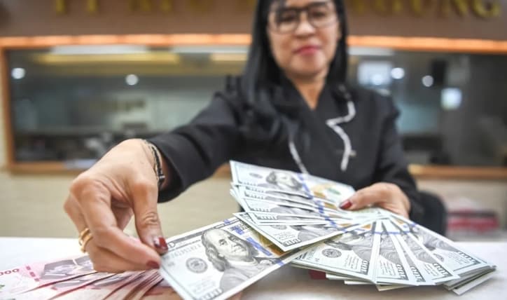 Rupiah Menguat ke Rp17.911 per Dolar AS Didorong Optimisme Pembukaan Selat Hormuz