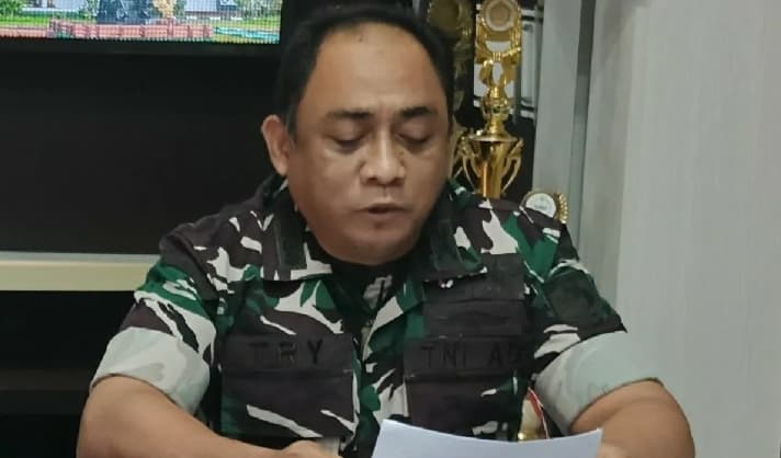 TNI Mengejar KKB yang Diduga Menembak Warga Sipil di Tolikara