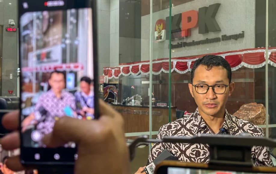 KPK Panggil Mantan Kadinsos Jatim dan 26 Saksi Terkait Dugaan Korupsi Bansos Beras Rp200 Miliar