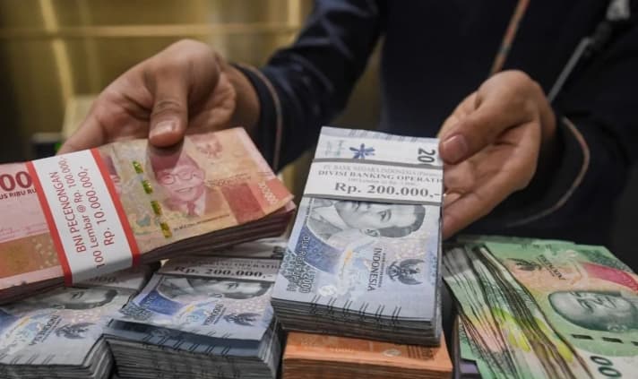 Rupiah Melemah pada Perdagangan Selasa Pagi, Dolar AS Tembus Rp17.645