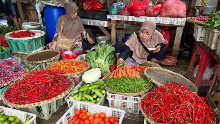 Harga Cabai Rawit Merah Tembus Rp132.850 per Kg, PIHPS Catat Telur Ayam Rp32.150 pada Senin 12 Oktober 2026
