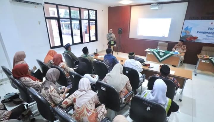 BNPB Dorong Sekolah Perkuat Kesiapsiagaan Hadapi Gempa Megathrust dan Letusan Gunung Api