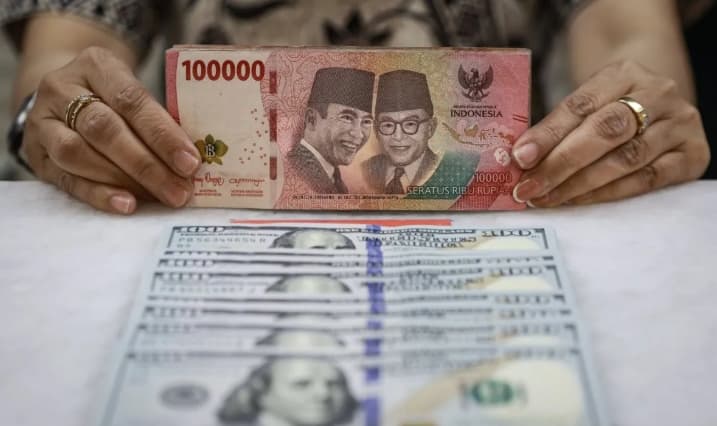 Rupiah Dibuka Rp17.992 per Dolar AS, Analis Prediksi Melemah Jelang Keputusan Suku Bunga Bank Indonesia