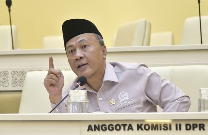DPR Minta Pemerintah Kaji Ulang Rencana Penyaluran Gaji ASN Lewat Koperasi Desa Merah Putih karena Berisiko Hambat Pencairan