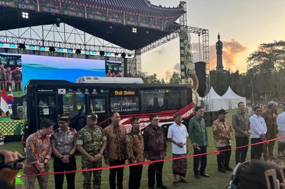 Korea Selatan Hibahkan 11 Bus Listrik dan Enam Stasiun Pengisian Daya ke Bali untuk Kurangi Emisi Karbon