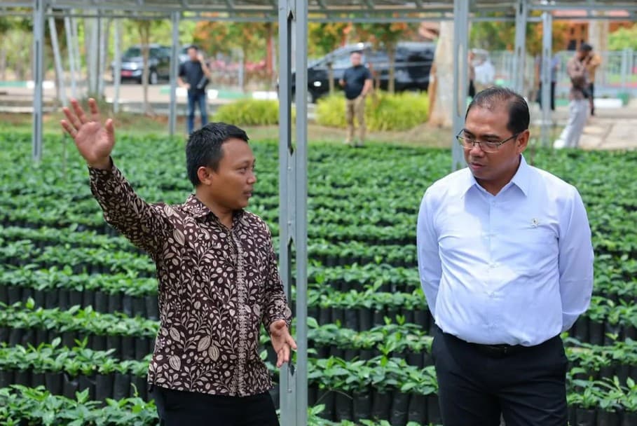 Wamentan Alim Pacu Hilirisasi Perkebunan Lewat Inovasi Teknologi untuk Dongkrak Daya Saing Global