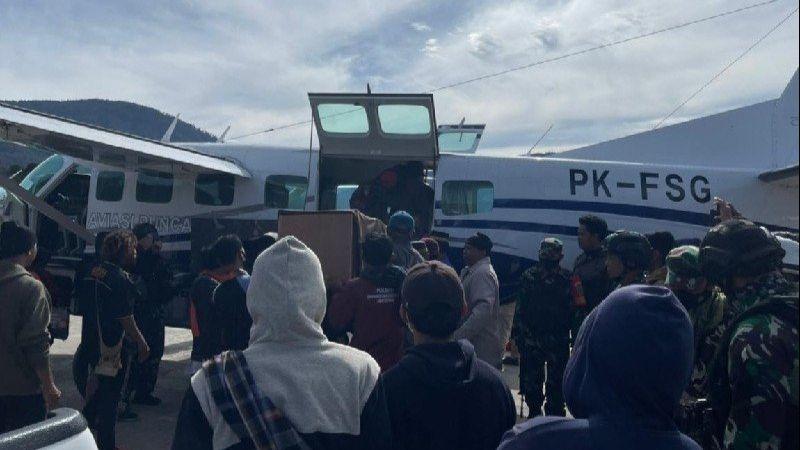 Jenazah Tukang Ojek Korban Penembakan KKB Diterbangkan ke Makassar