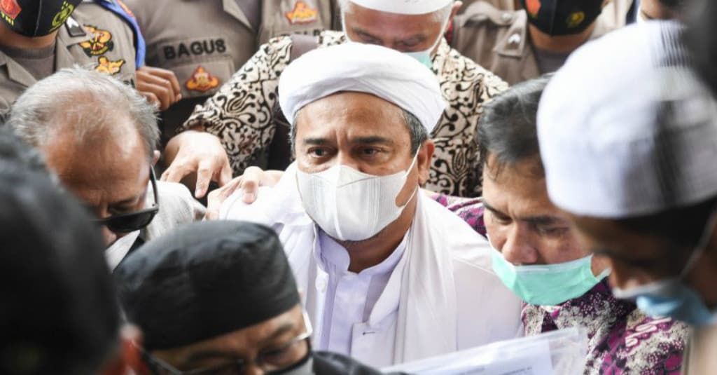Rizieq Shihab Dituntut 10 Bulan Penjara Kasus Kerumunan Megamendung