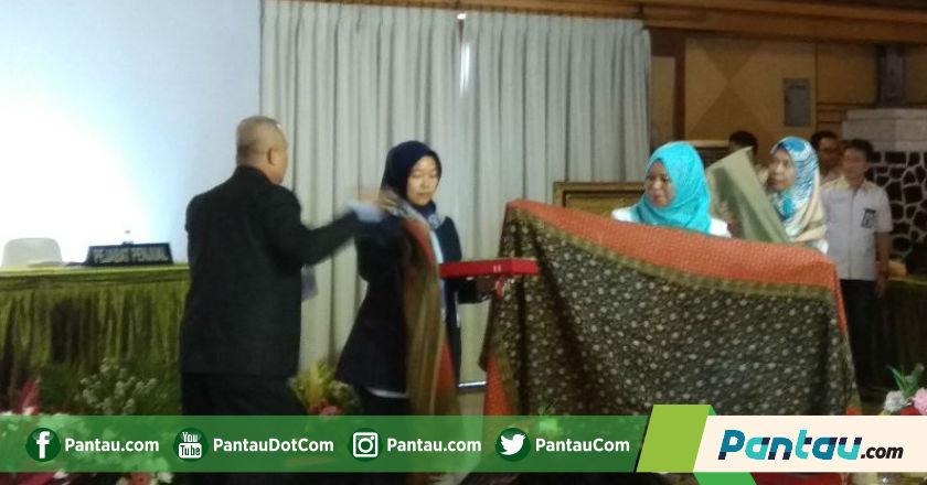 Wow! Kain Ibu Iriana Jokowi Rp500 Ribu, Ehhhh.. Ditebus Rp19 Juta