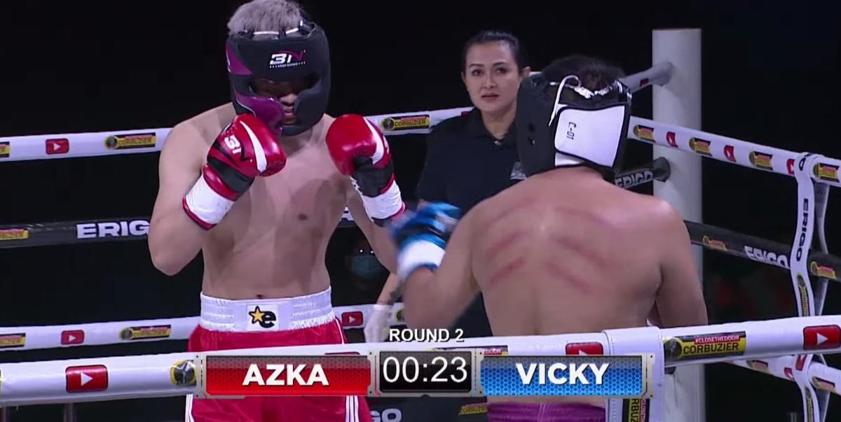 Vicky "Gladiator" Prasetyo Jatuh Dua Kali dan Nyerah, Azka Corbuzier Menang TKO di Ronde Kedua