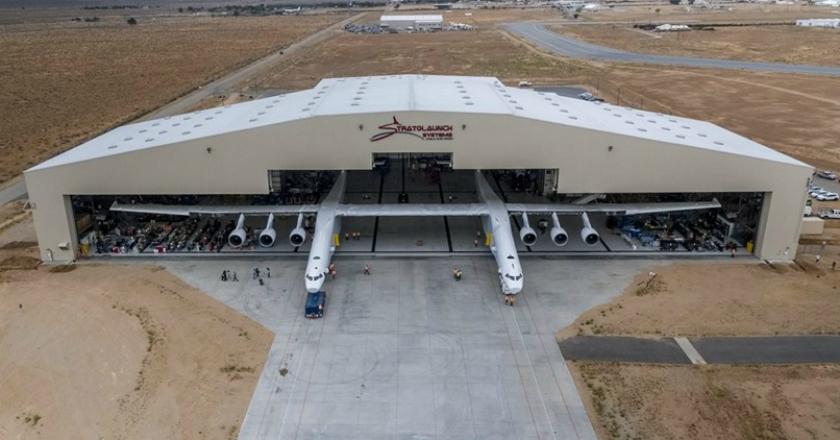 Pesawat Terbang Terbesar di Planet Bumi Uji Coba 'Berlari' di Landasan Pacu