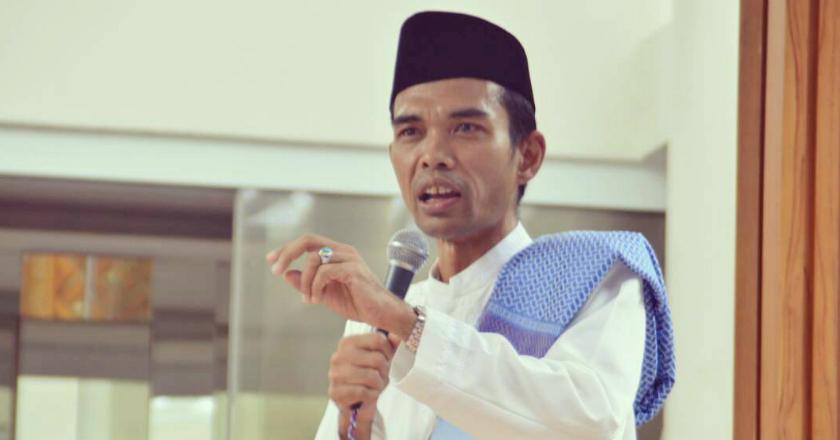 Tak Hanya Syahrini, 5 Selebriti Ini 'Beruntung' Bisa Ketemu Ustadz Abdul Somad