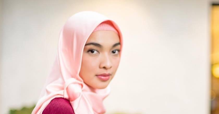 Putuskan Berhijab, Tika Bravani: Mengkhawatirkan, Sekaligus Menantang