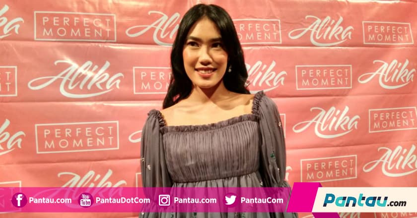 Alika Jadi Wanita Dewasa di 'Perfect Moment'