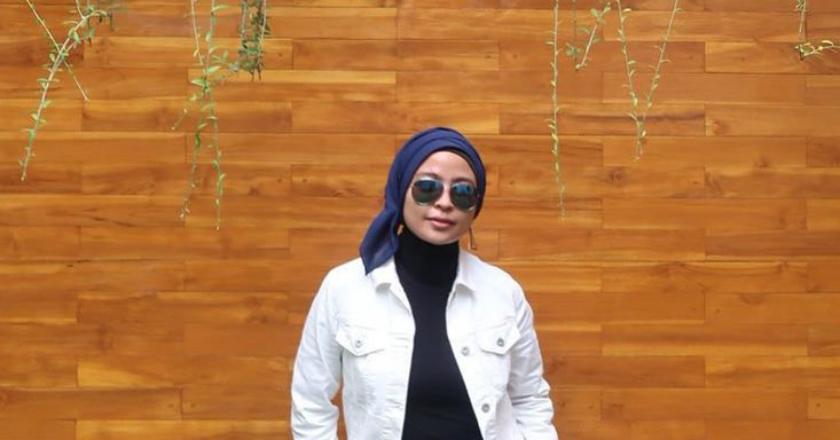 Pulang Umrah, Tantri Kotak Mantab Berhijab?