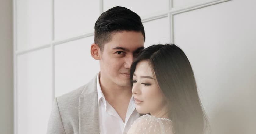 Pantau Foto: Intip Mesranya Franda dan Samuel Zylgwyn Photoshoot Kehamilan
