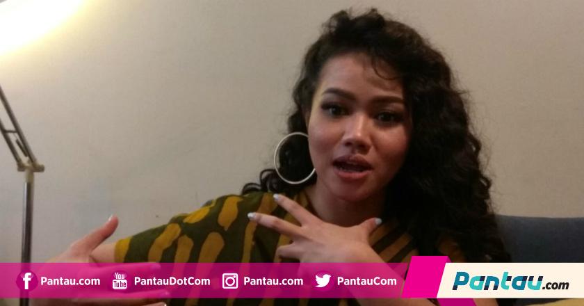 Yura Yunita Ajak Pendengarnya Sederhana dan Bahagia