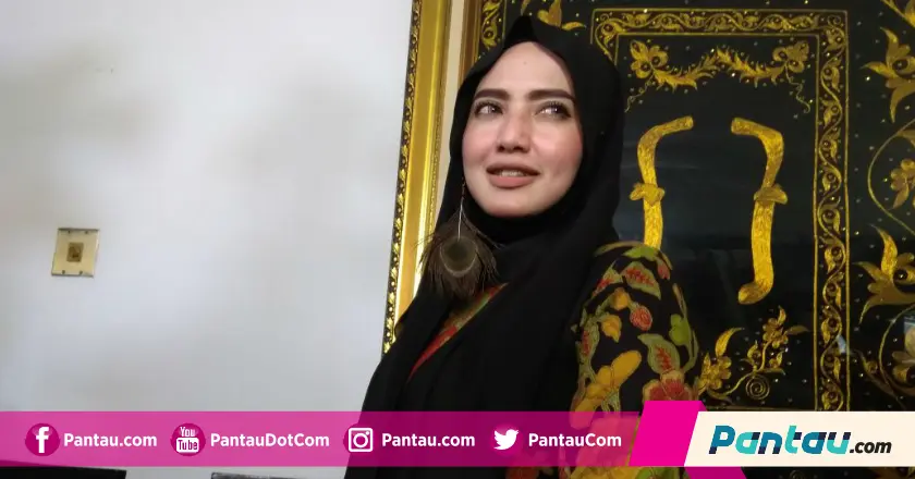Bantah Sebagai Istri ke-3 Opick, Yulias Mochamad: Kalau Bisa Jadi yang Pertama, Kenapa...