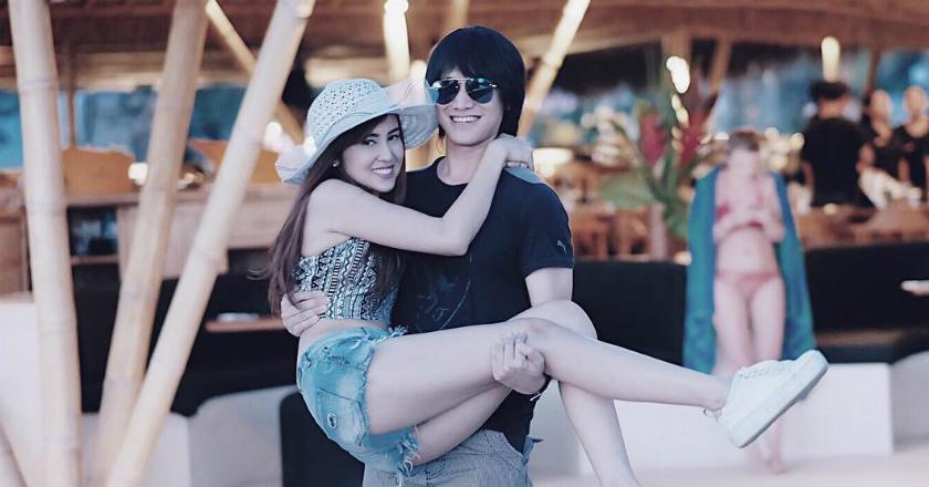 Kevin Aprilio Main Piano Sambil Pangku Pacar, Memes: Pah, Pengin Juga...