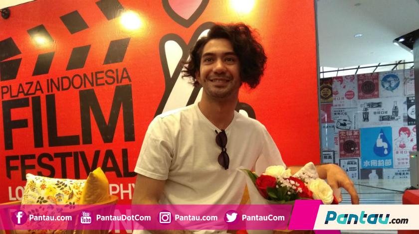 Jadi Pria Buta di 'The Gift', Reza Rahadian Belajar Langsung dari Tuna Netra