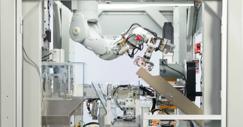 Apple Bikin Robot 'Penghancur' iPhone